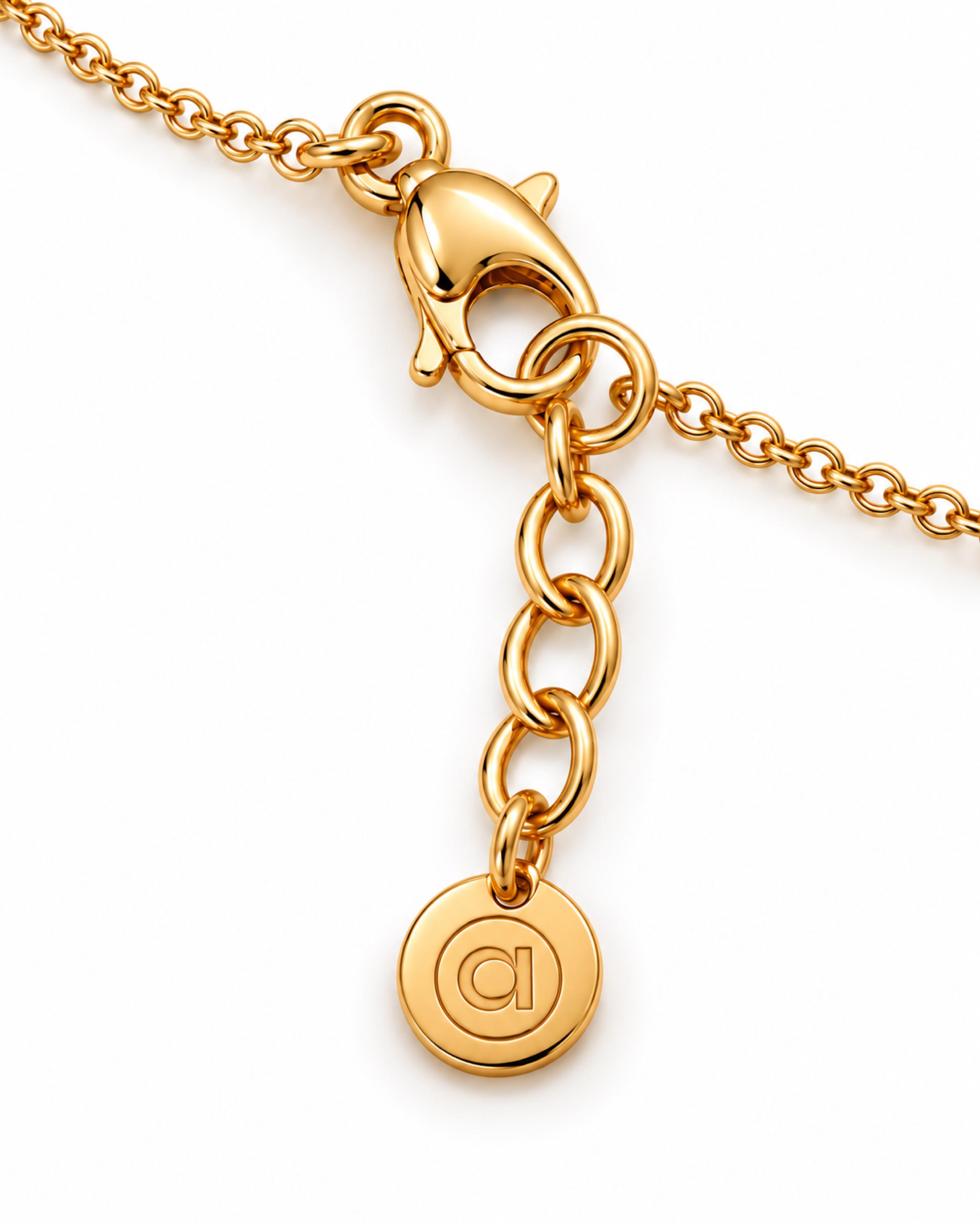 Bar Pendant — Detail macro