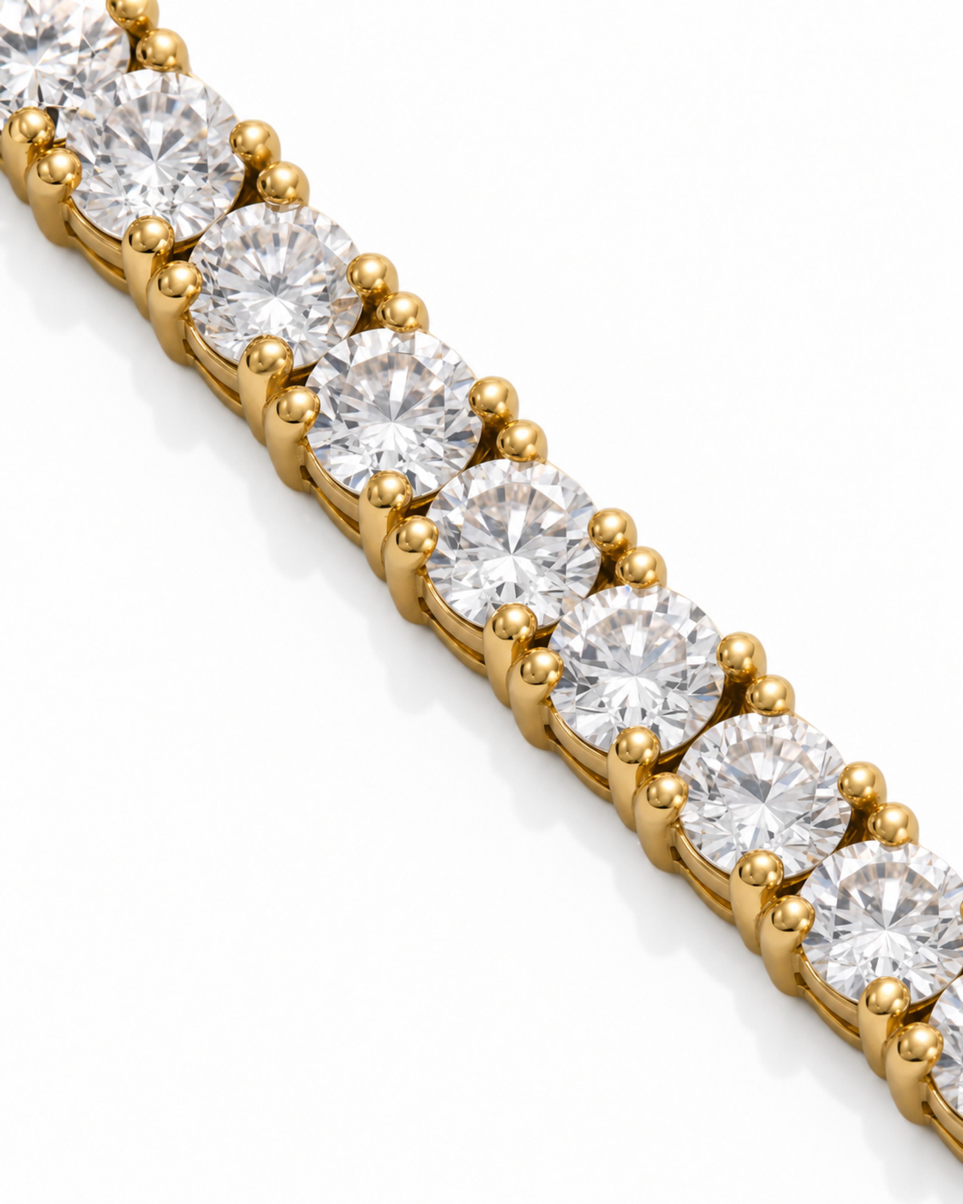 Tennis Bracelet — Detail macro