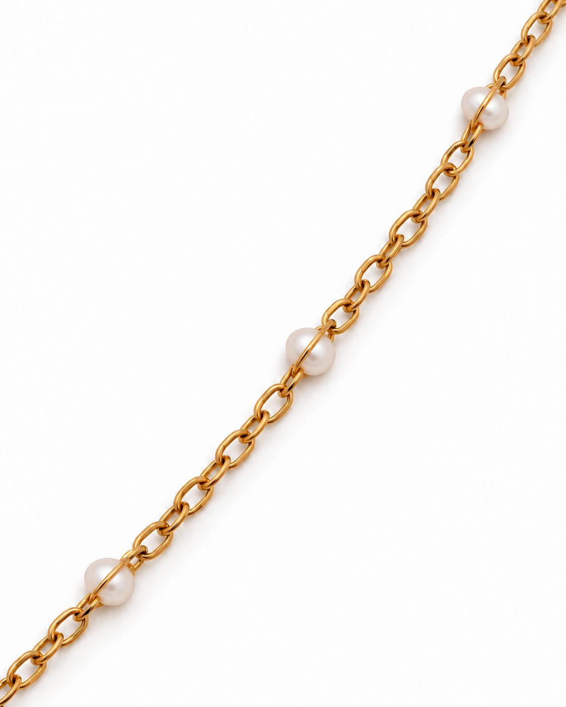 Pearl Bead Necklace — Detail macro
