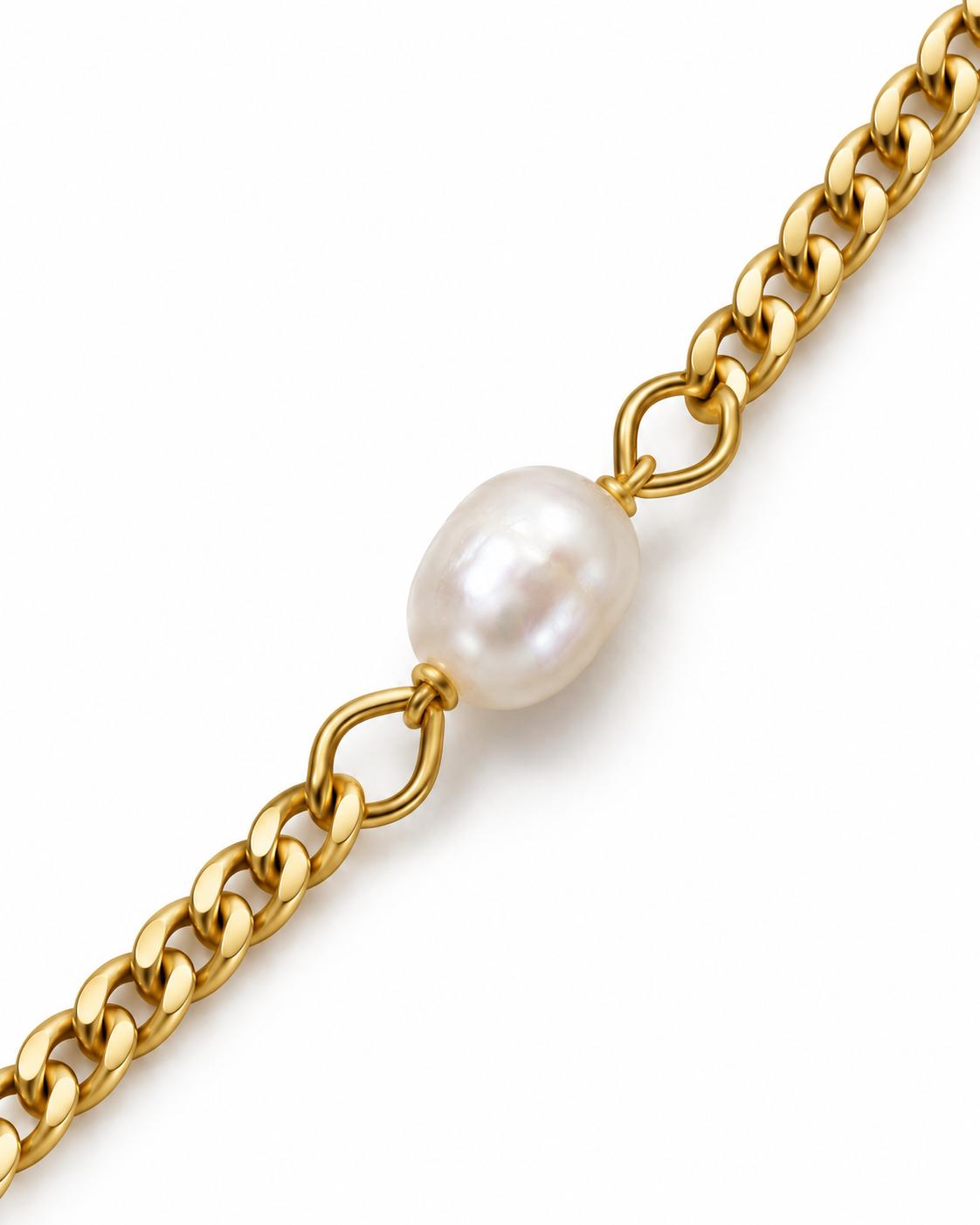 Freshwater Pearl Bracelet — Detail macro