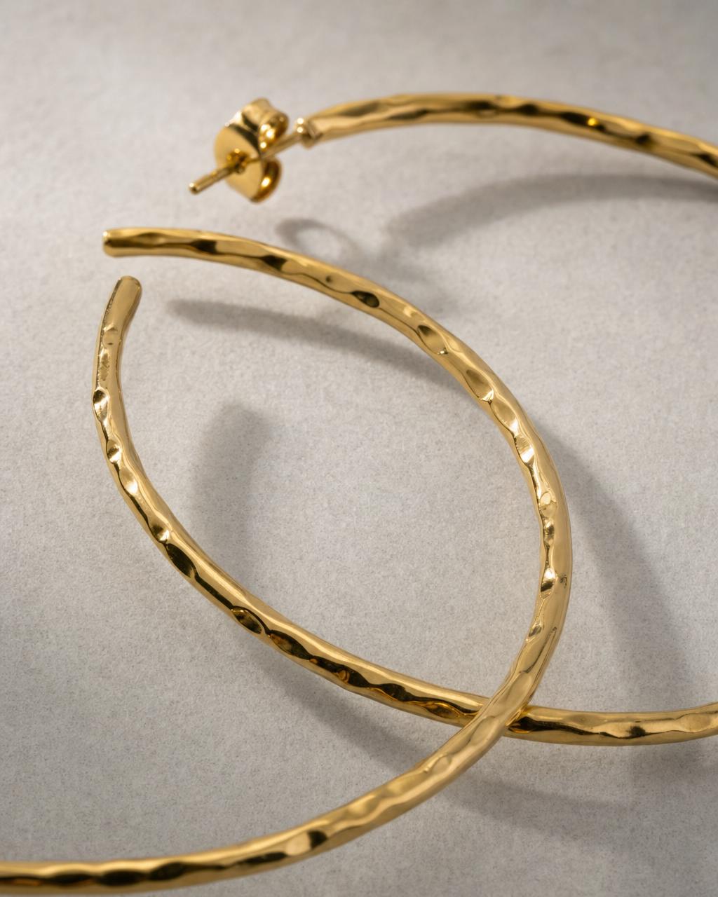 Lune Classic Hoops — Macro quality