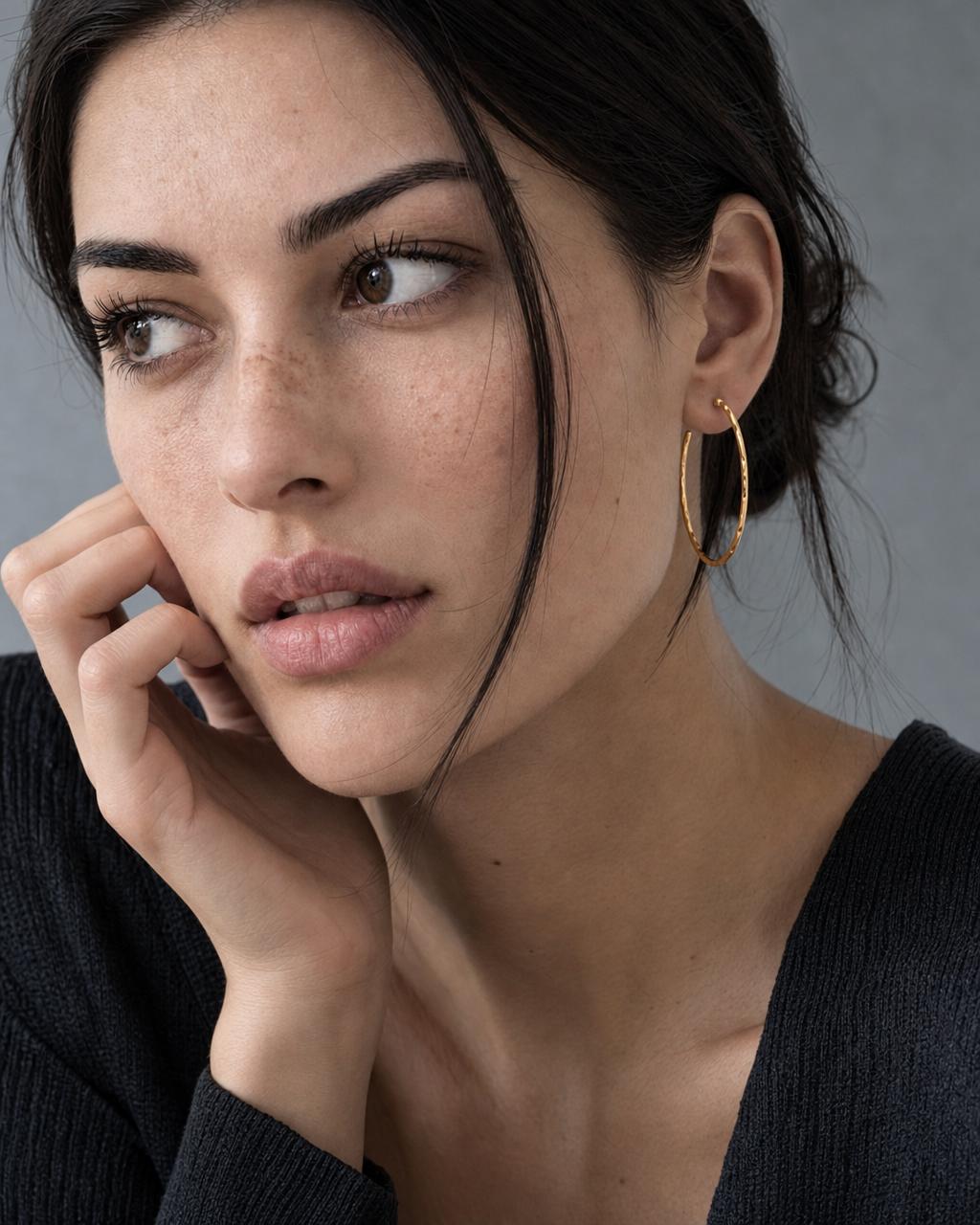 Lune Classic Hoops — On-model scale