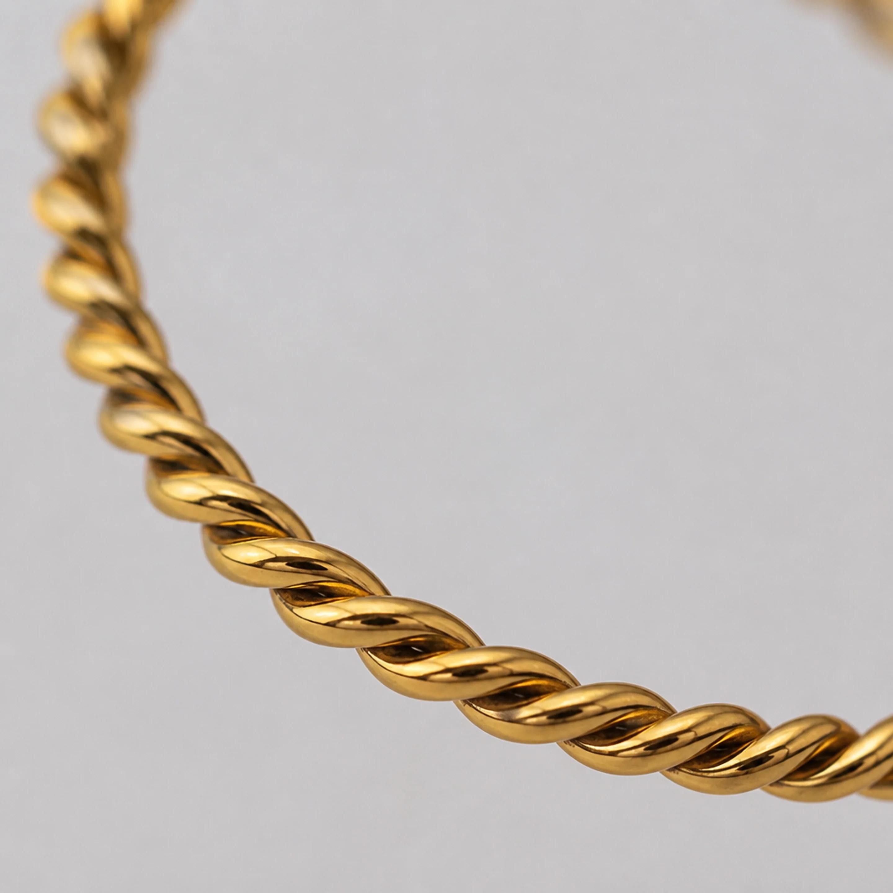 Twisted Band — Detail macro