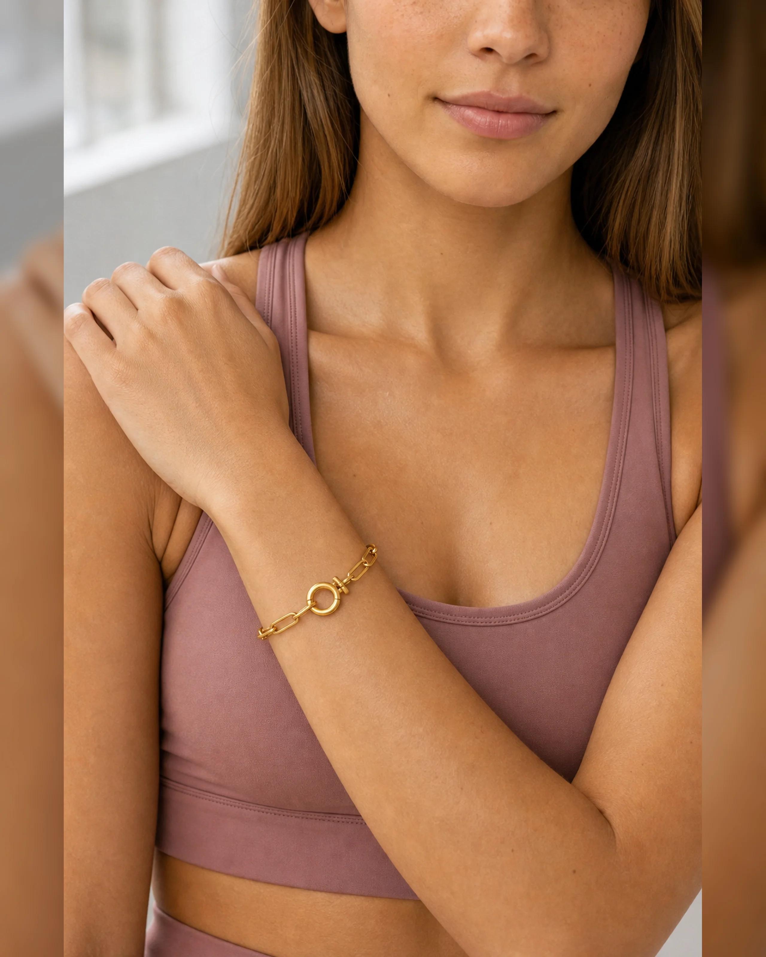 Link Bracelet — On-skin scale
