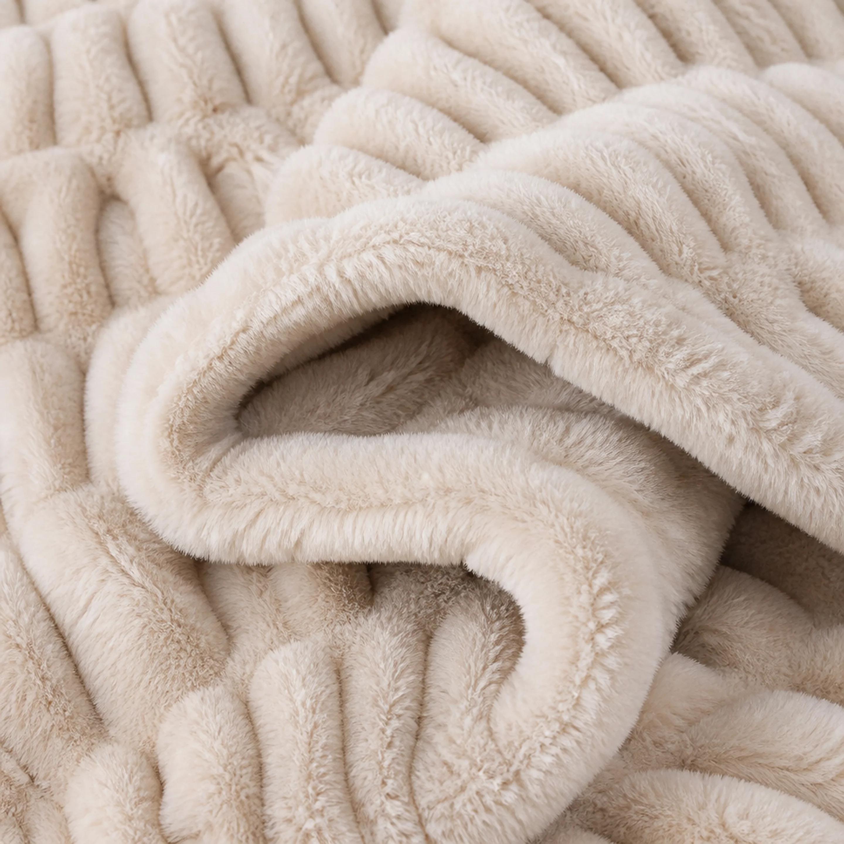 The Birdie Blanket - Cream, alternate view