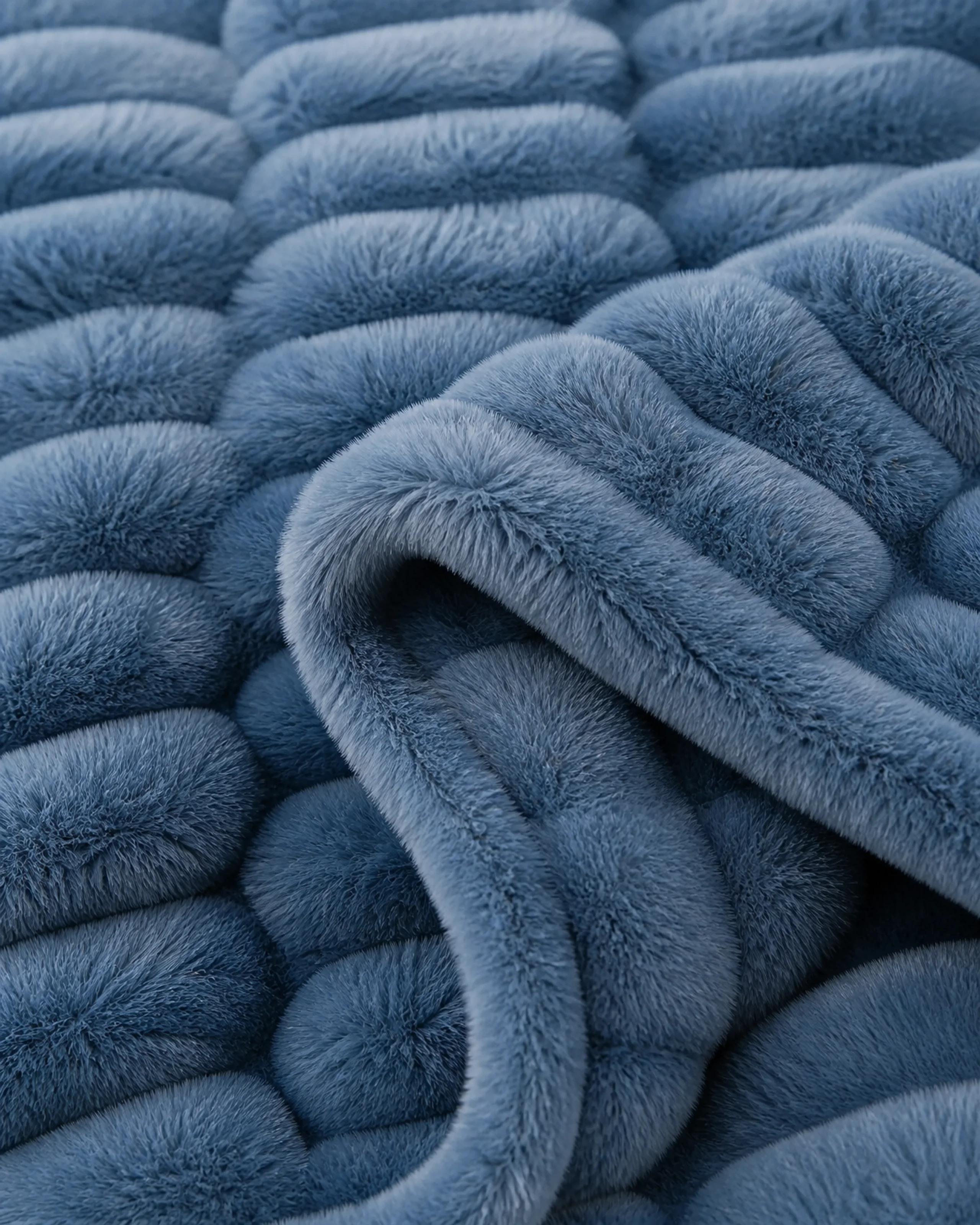 The Birdie Blanket — Texture