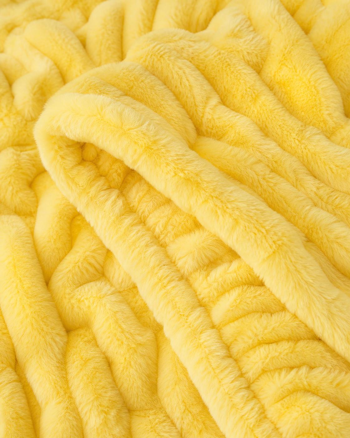 The Birdie Blanket - Lemonade, alternate view