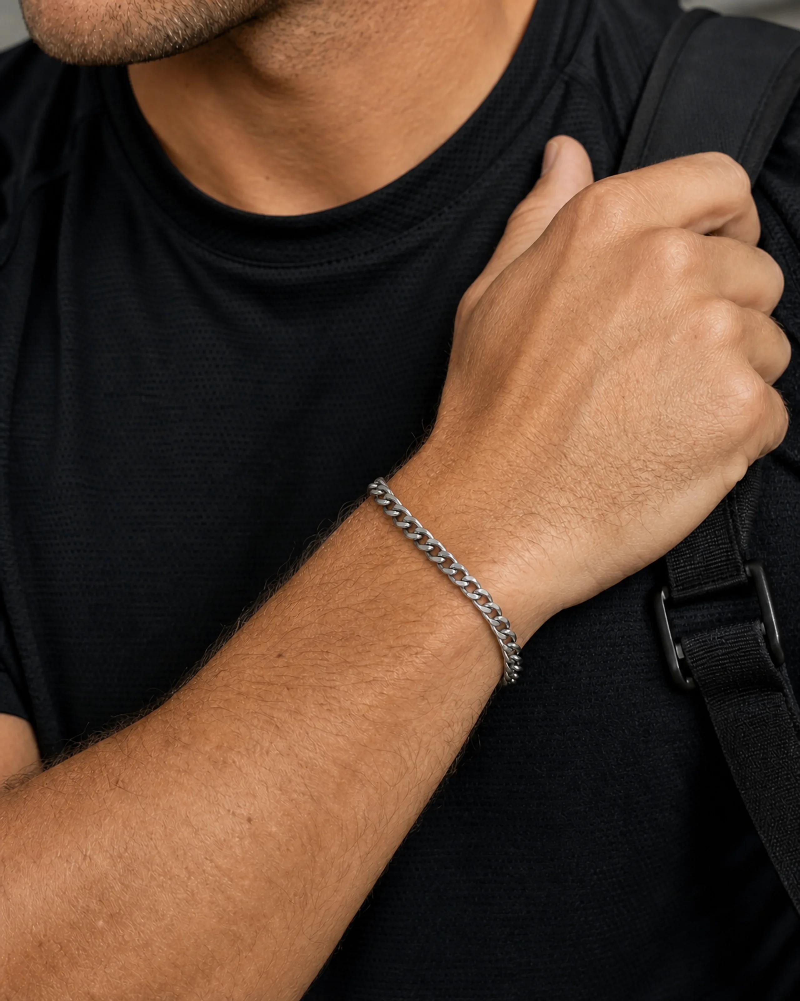 The Cuban Bracelet 5mm — On model