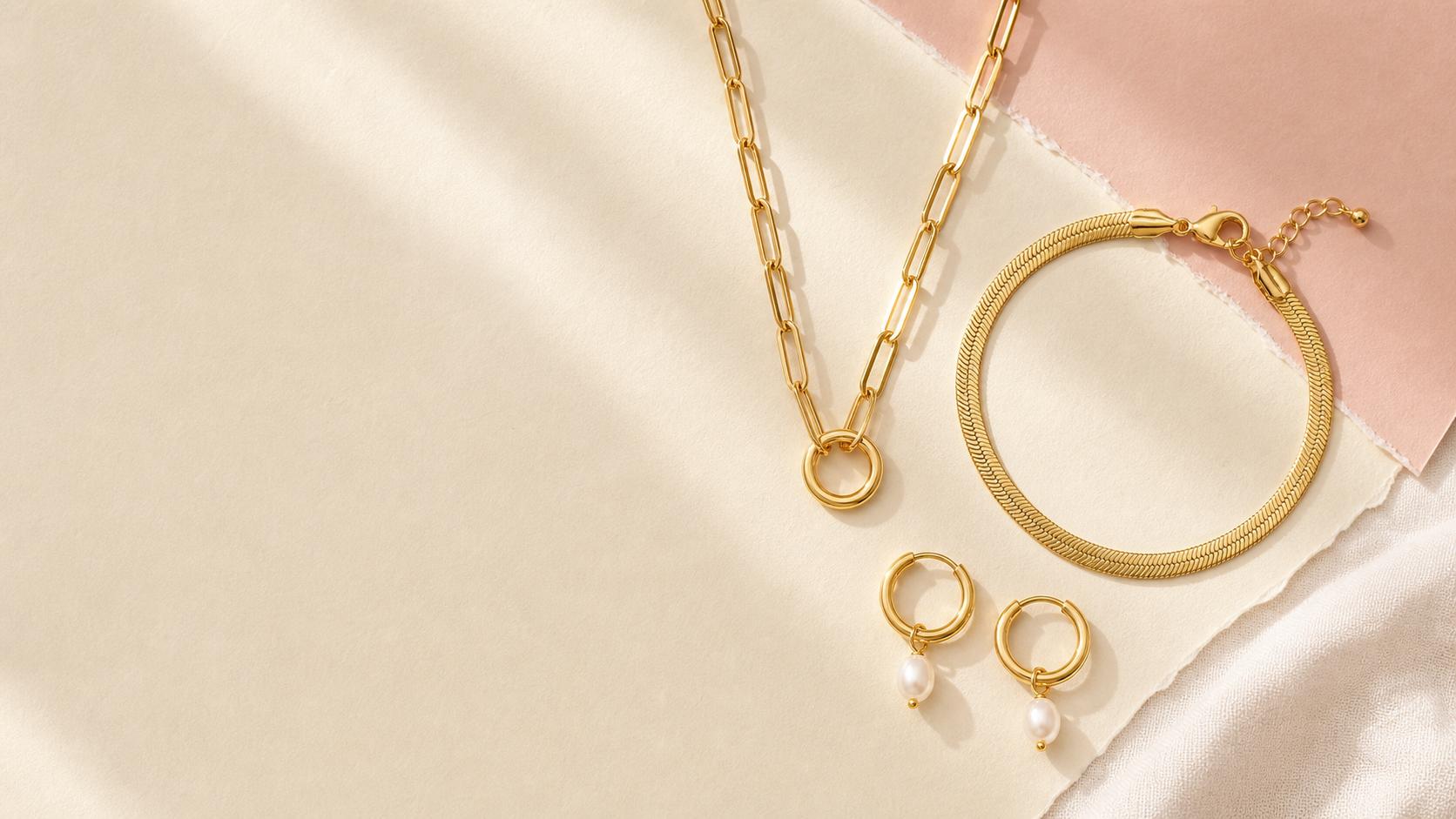 Hero background image: Good jewelry. Better prices.