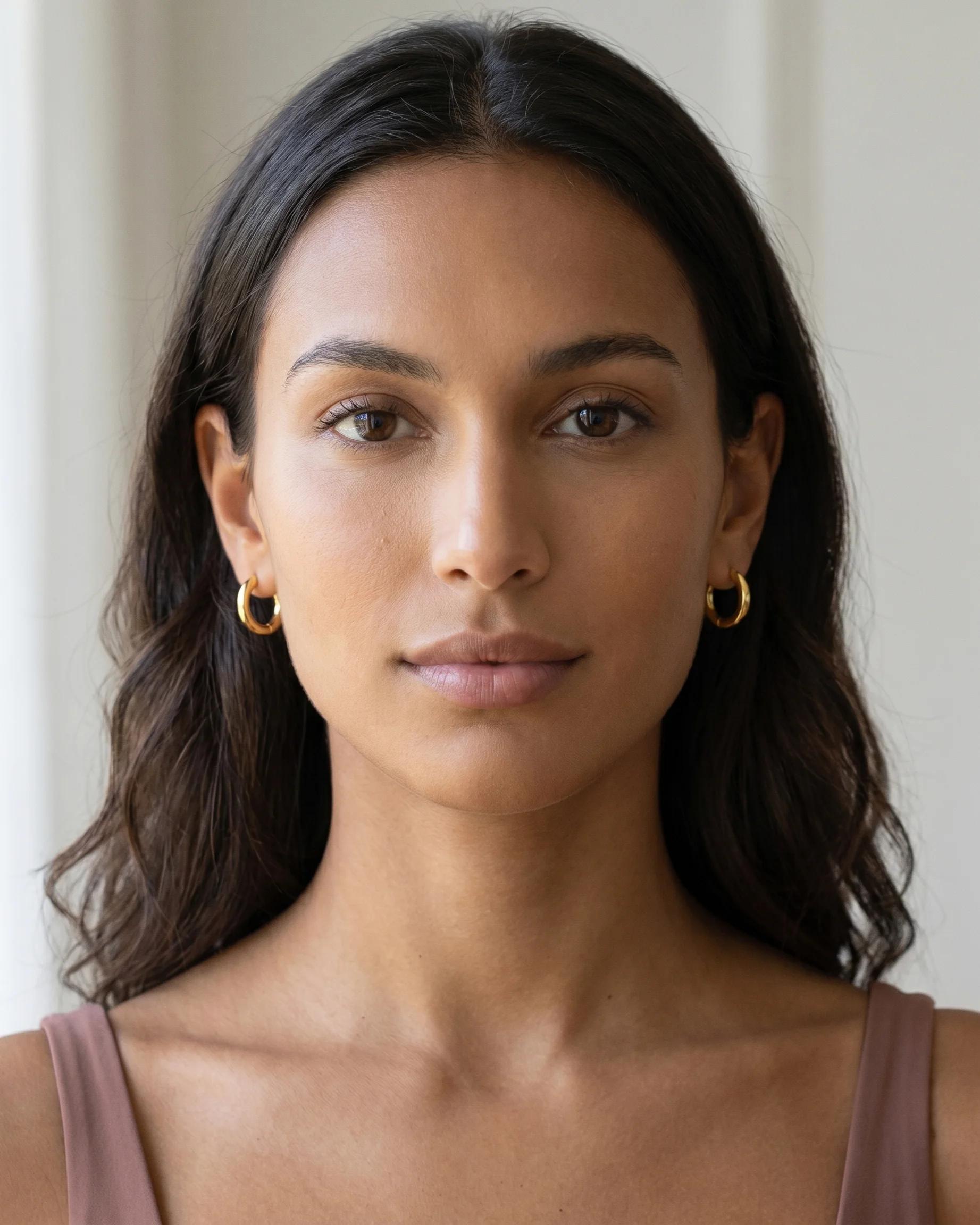 Lune Huggie Hoops Medium image 6