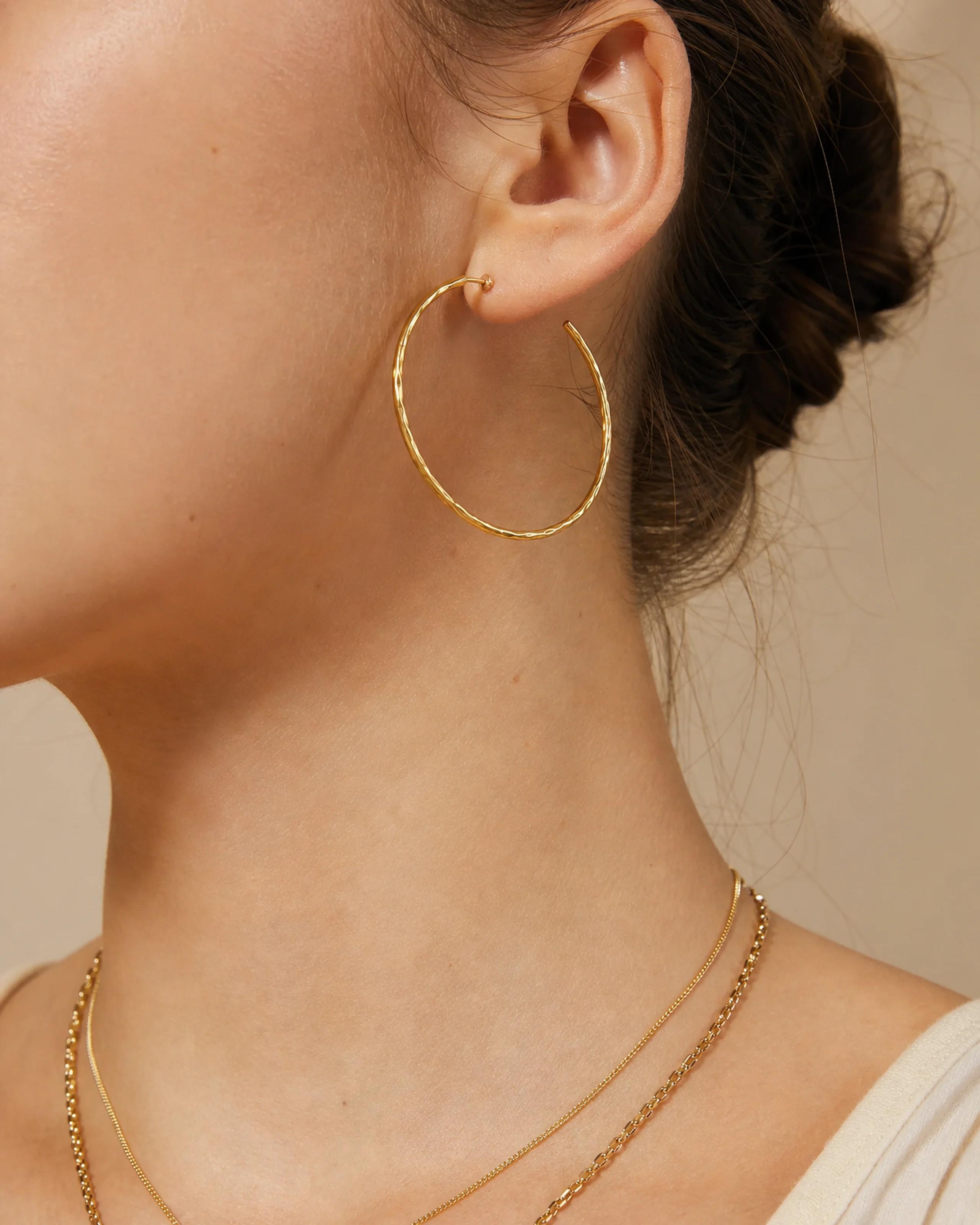 Lune Classic Hoops — Layering / stacking