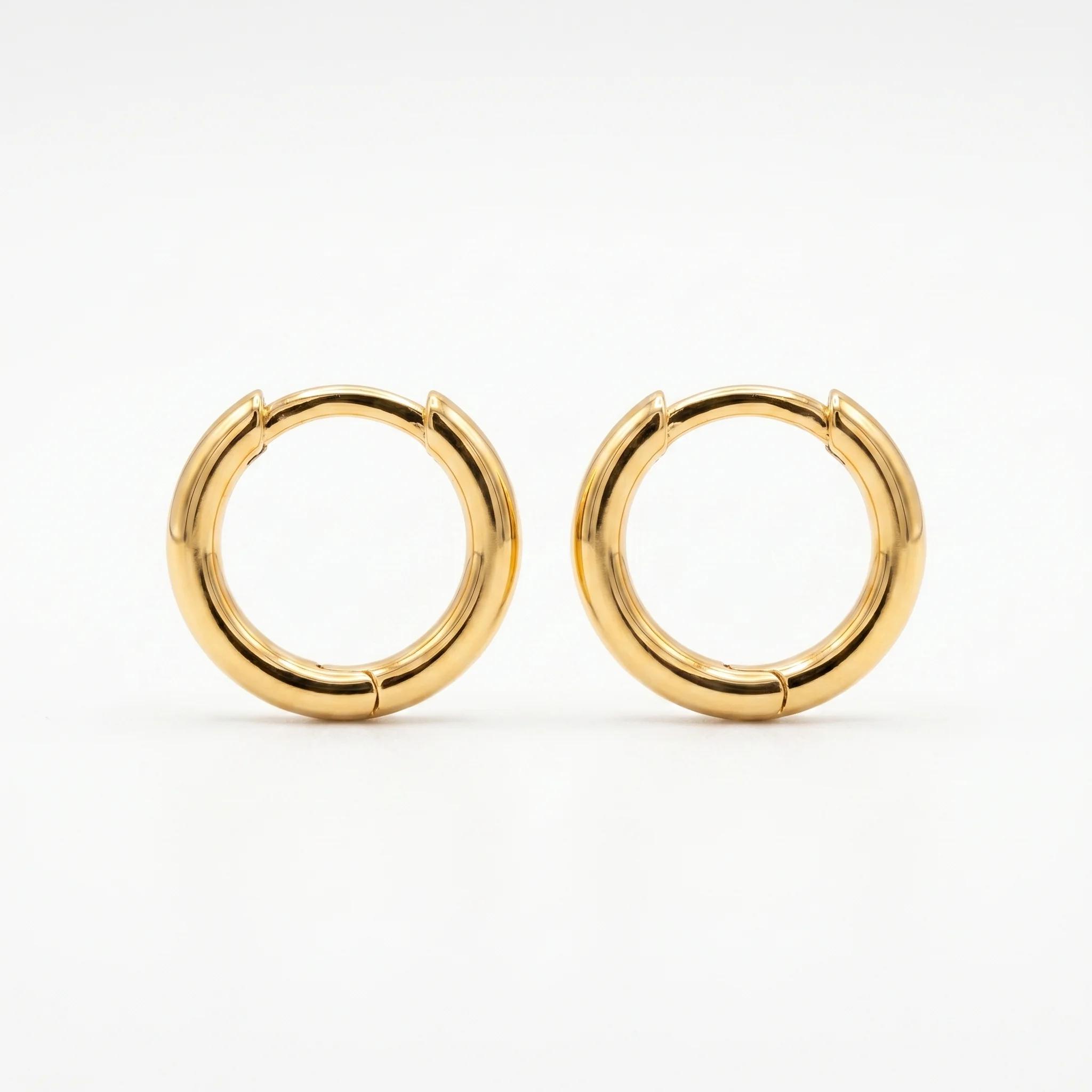 Lune Huggie Hoops Medium