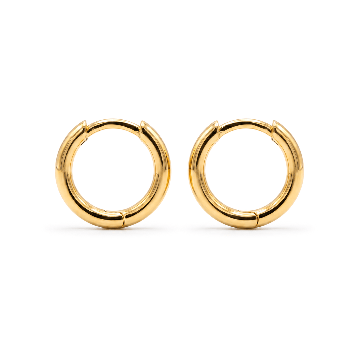 Lune Huggie Hoops Medium — Clean product