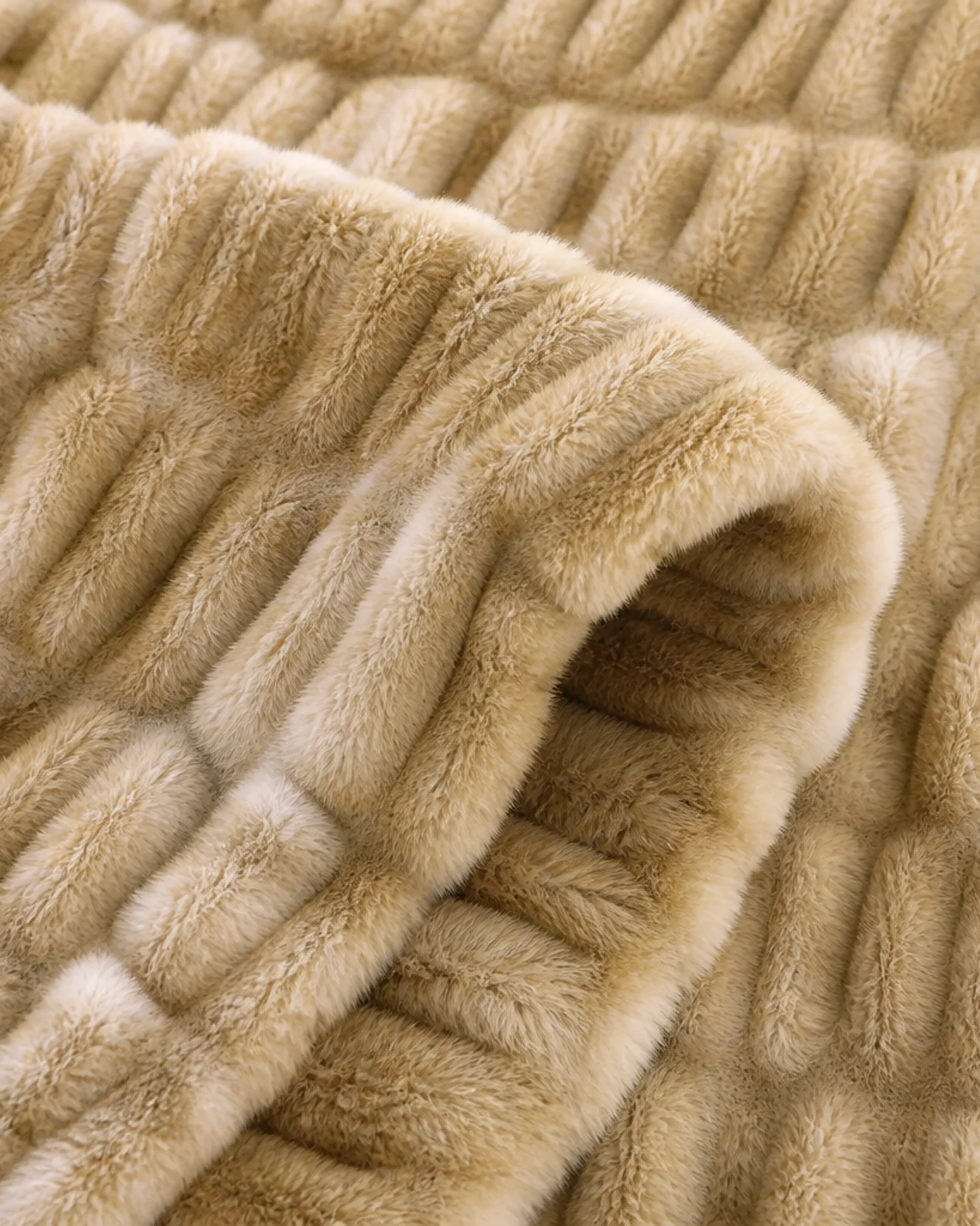 The Birdie Blanket — Texture